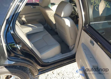 2010 Cadillac Dts Luxury Collection z USA, uszkodzony, nr VIN 1G6KD5EY9AU138187